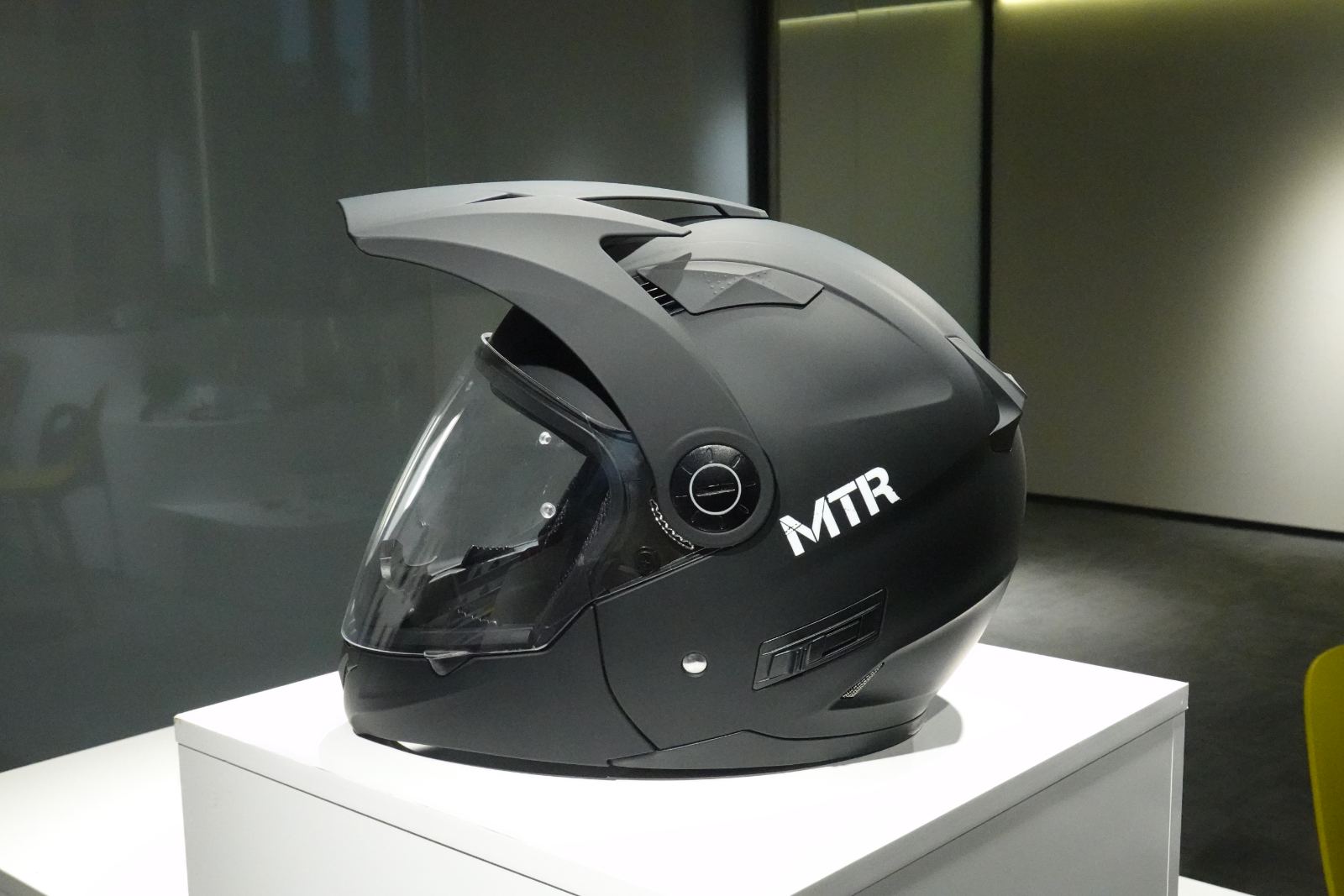 Casco MTR CP-01 Matte Black desarrollado por CHINOVA