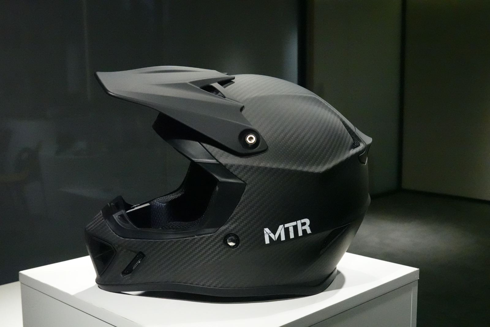 Casco MTR MF-01 3K Carbon desarrollado por CHINOVA